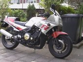 1985 Yamaha FZ 750 photo
